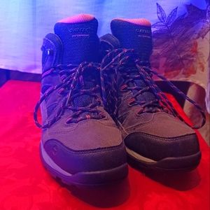 Hi-Tec waterproof Boots NWOT